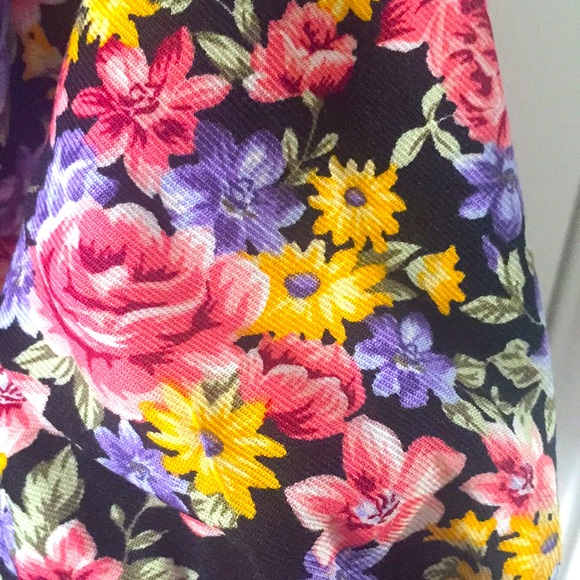 Boho Crop top tie on front never worn!!! - Picture 7 of 8